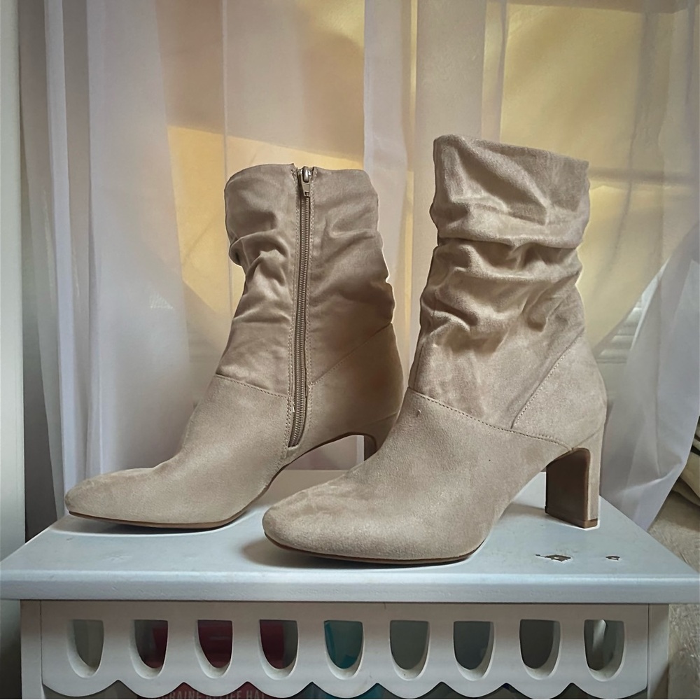 Kelly & Katie Biege Ankle Boots Woman’s 8